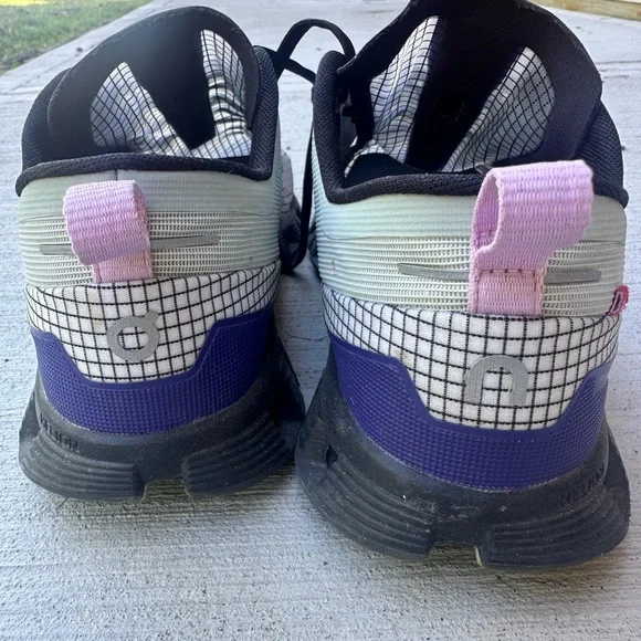 On Running Shoes - Picture 6 of 6